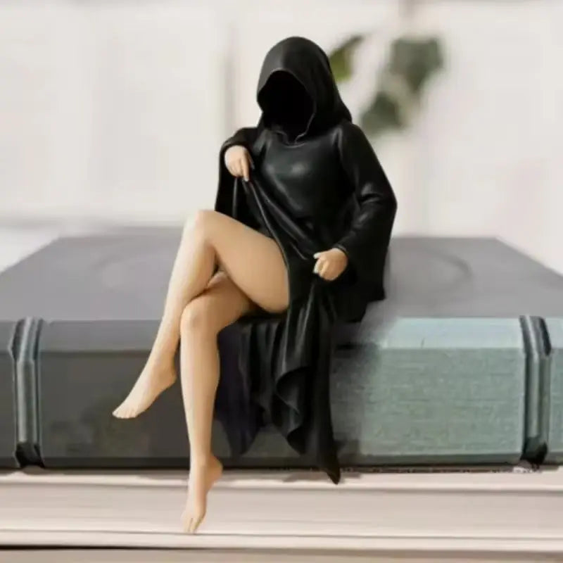 3D Mysterious Halloween Statue Gothic Black-Robed Queen Figure Bookshelf Sculpture Ghost Sitting Statue Table Decoration Gift