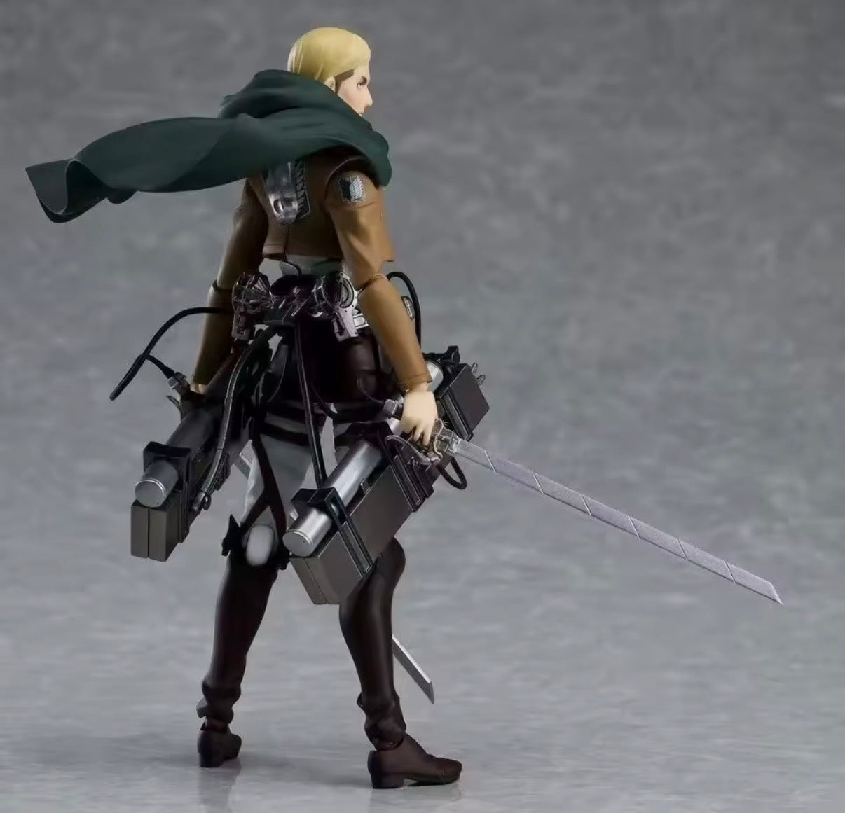 In Stock Figma 446 Max Factory Attack on Titan Commander Erwin Erwin Smith Anime Action Figures Anime Action Figures Toys