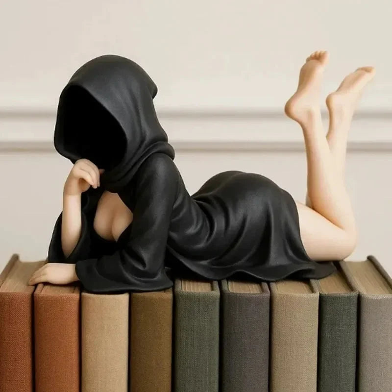 3D Mysterious Halloween Statue Gothic Black-Robed Queen Figure Bookshelf Sculpture Ghost Sitting Statue Table Decoration Gift